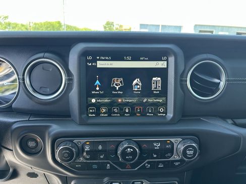 Used 2023 Jeep Wrangler Unlimited Sahara w/ Cold Weather Group AWD/4WD image 9
