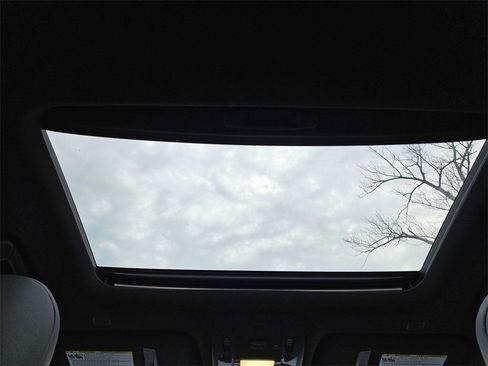 Used 2024 Lexus UX 250h 250h Premium image 19