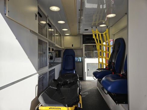 Used 2016 Ford F450 XLT image 32