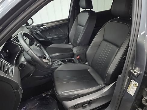Used 2022 Volkswagen Tiguan SE R-Line image 26
