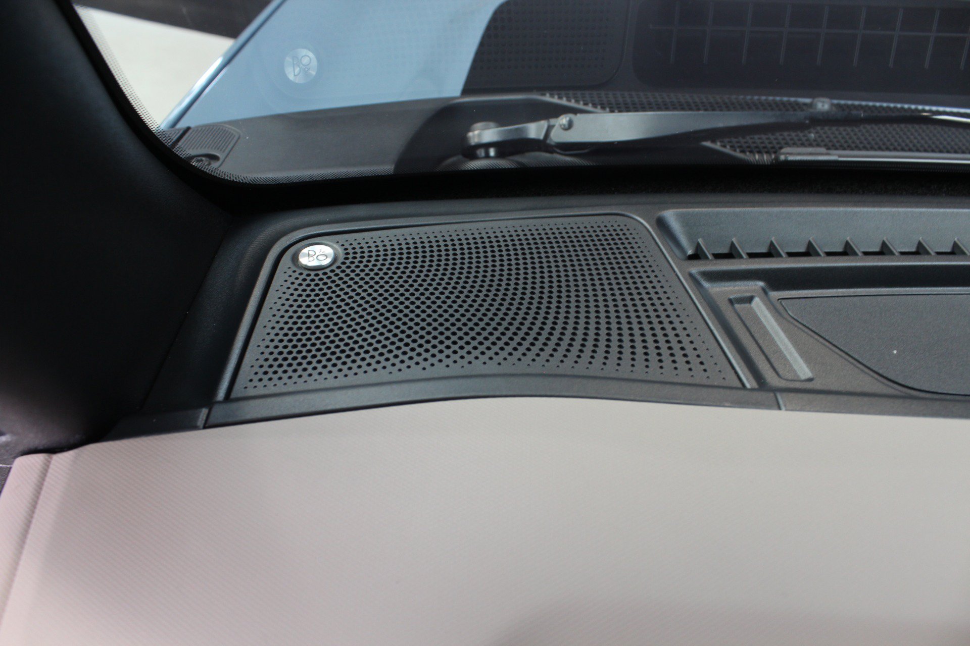 Used 2023 Ford Bronco Wildtrak AWD/4WD image 36