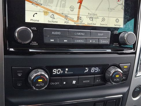 Used 2021 Nissan Titan SV w/ SV Convenience Package image 16