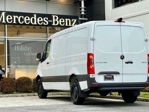 Used 2025 Mercedes-Benz Sprinter 2500 image 11