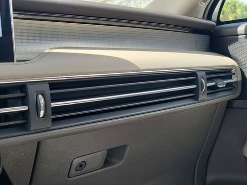 Certified 2023 Lincoln Corsair FWD image 30