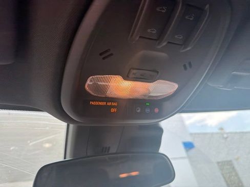 Used 2025 Chevrolet Trax RS w/ Sunroof Package FWD image 52