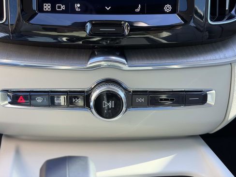 Certified 2023 Volvo XC60 B5 Plus w/ Climate Package image 30