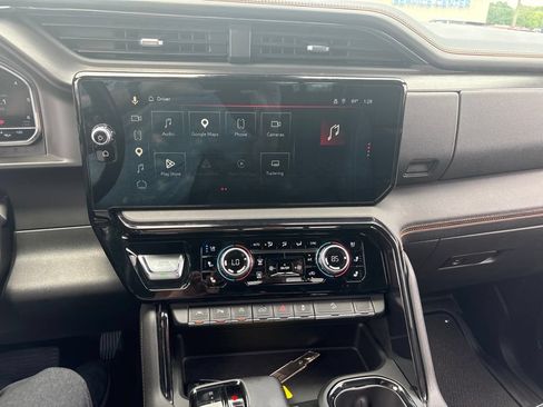 Used 2024 GMC Sierra 1500 AT4 w/ Technology Package AWD/4WD image 16