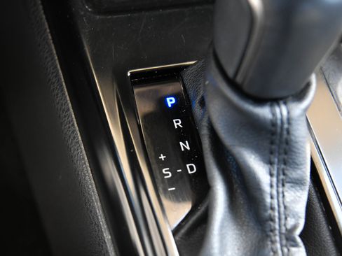 Used 2025 Toyota Camry SE image 29