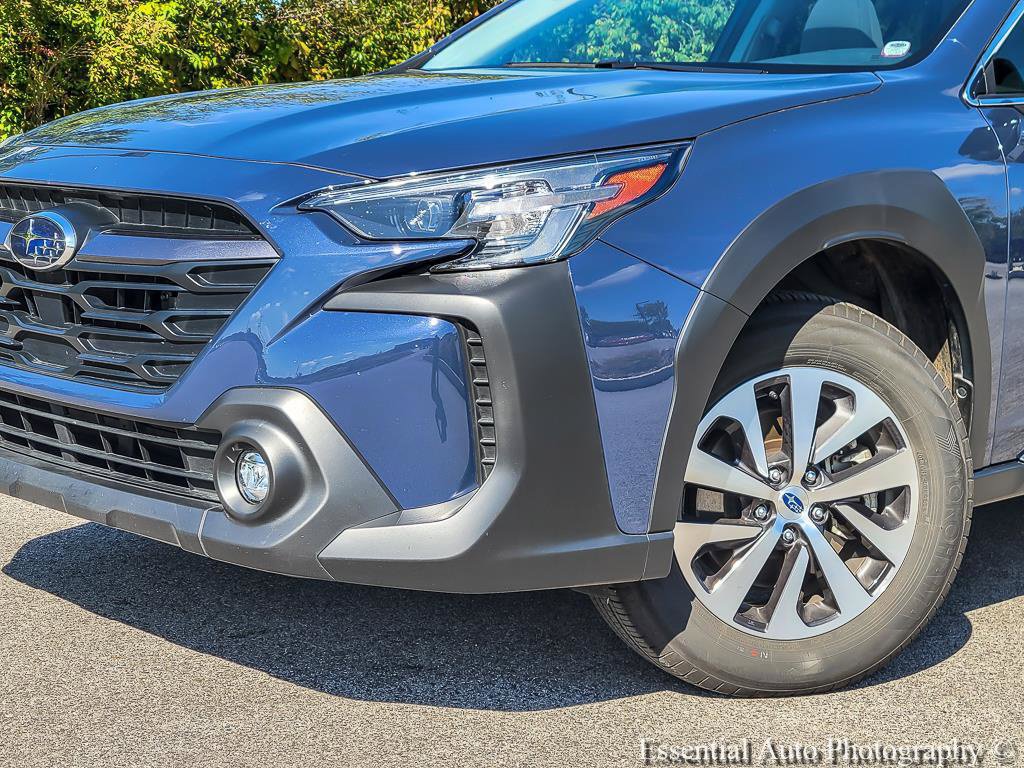 Used 2025 Subaru Outback Premium AWD/4WD image 3
