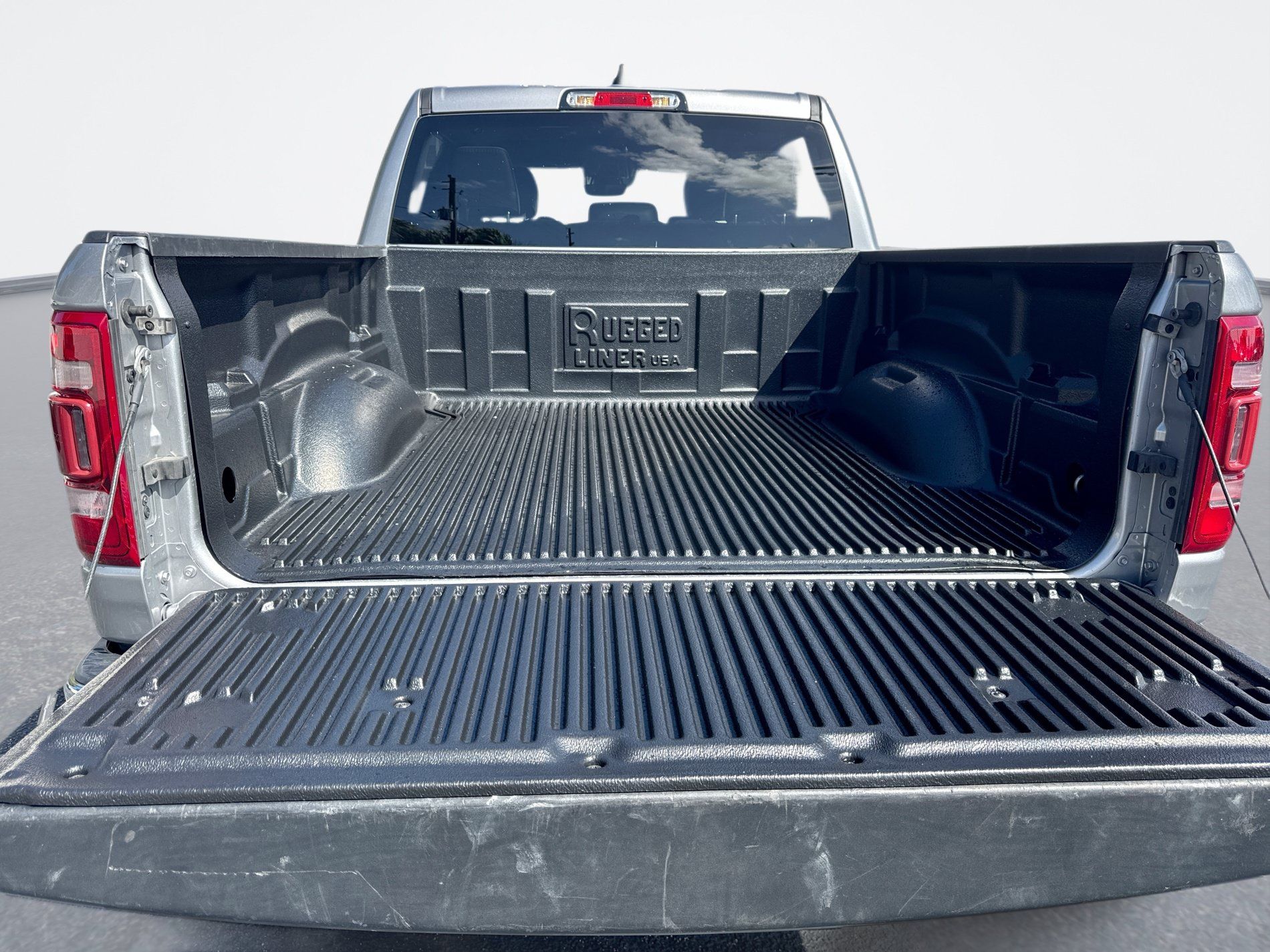 Used 2024 RAM 1500 Laramie RWD image 13