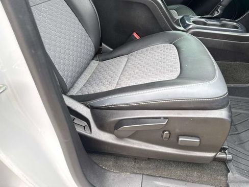 Used 2016 Chevrolet Colorado Z71 AWD/4WD image 17