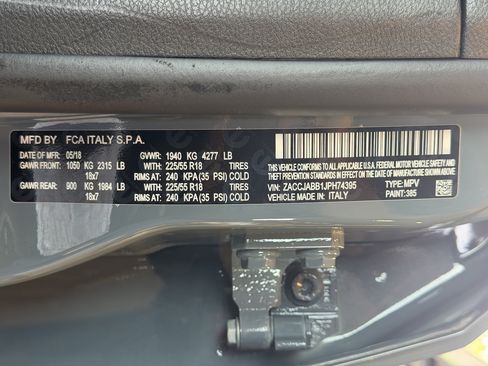 Used 2018 Jeep Renegade Latitude w/ Popular Equipment Group FWD image 33