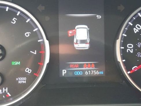 Used 2021 Toyota RAV4 XLE w/ Convenience Package FWD image 26
