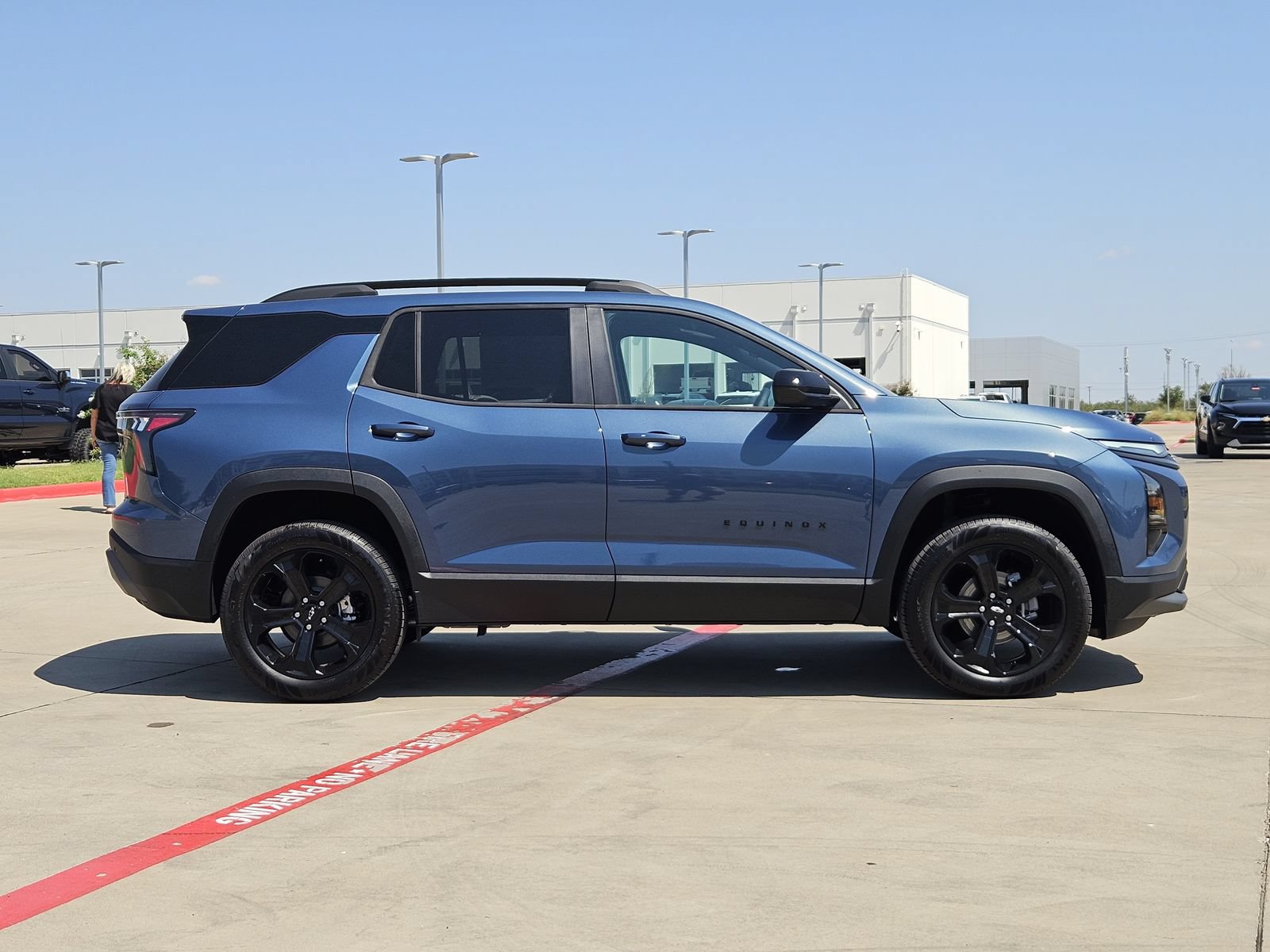 New 2027 Chevrolet Equinox LT w/ Midnight Edition FWD image 7