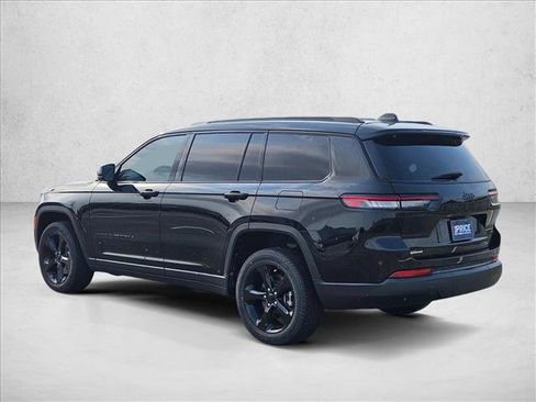 Used 2025 Jeep Grand Cherokee L Limited w/ Black Appearance Package RWD image 7