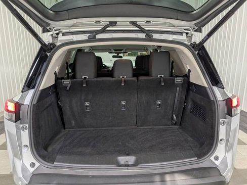 Used 2025 Nissan Pathfinder SV image 25