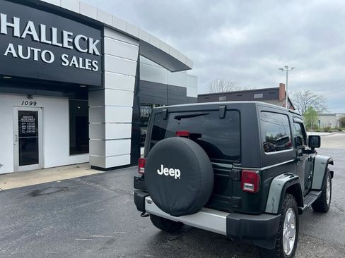 Used 2010 Jeep Wrangler Sahara image 6