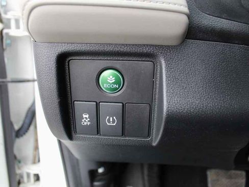 Used 2018 Honda HR-V LX image 13