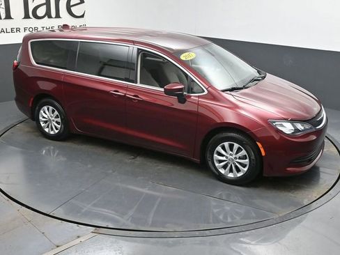 Used 2017 Chrysler Pacifica Touring w/ Tire & Wheel Group image 37