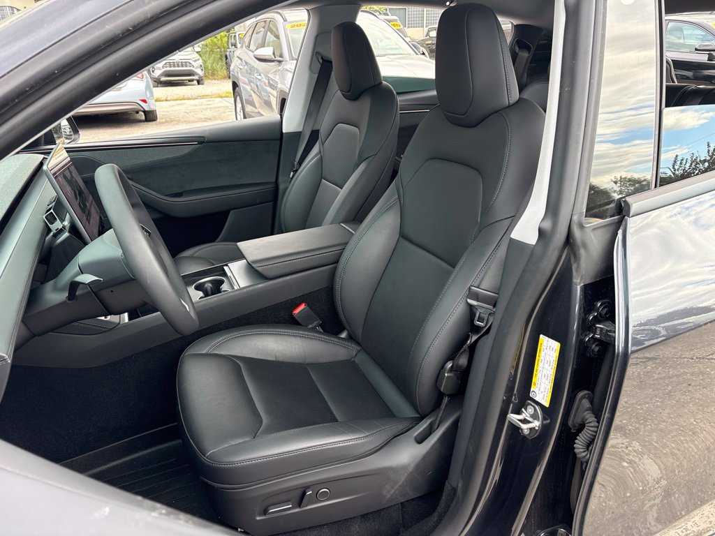 Used 2026 Tesla Model Y AWD image 9