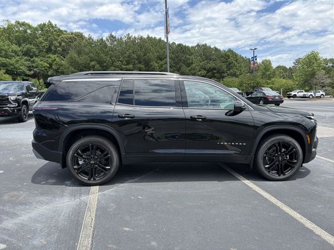 New 2026 Chevrolet Traverse LT w/ LPO, Floor Liner Package FWD image 4
