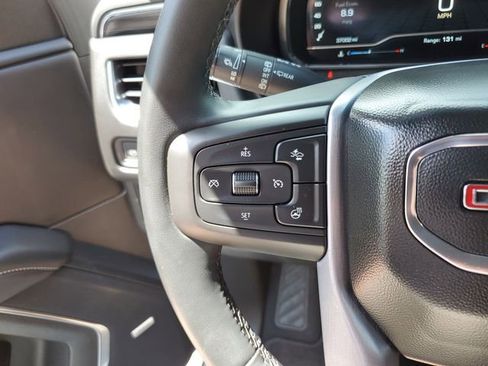 Used 2023 GMC Yukon SLT w/ SLT Luxury Package RWD image 28