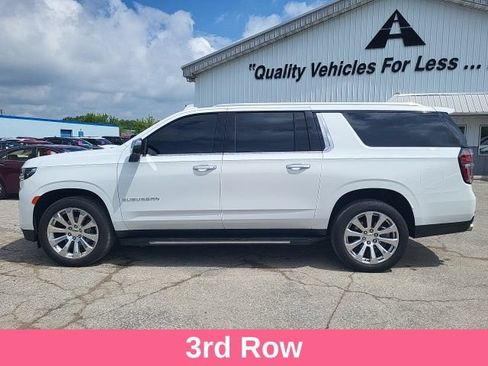 Used 2021 Chevrolet Suburban Premier w/ Premium Package AWD/4WD image 21