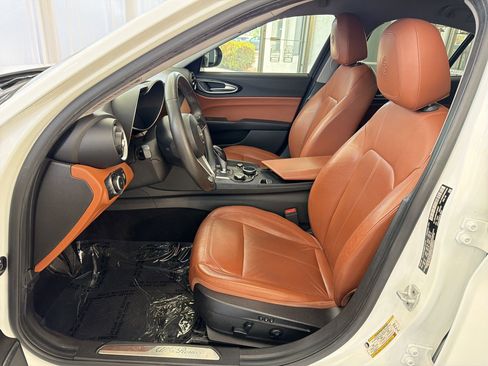 Used 2019 Alfa Romeo Giulia RWD image 5