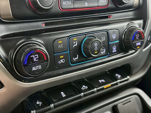 Used 2018 GMC Sierra 1500 SLT w/ SLT Premium Package AWD/4WD image 24