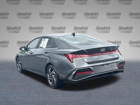Used 2025 Hyundai Elantra Limited FWD image 7