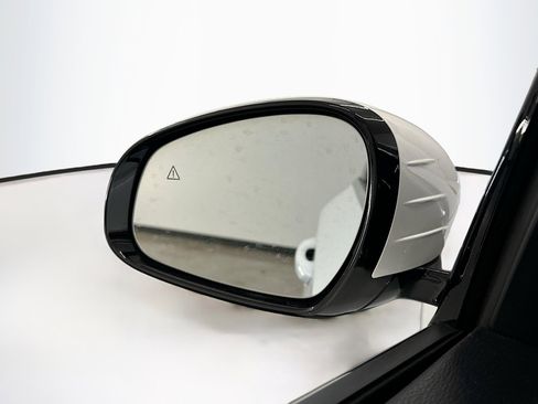 Used 2025 Genesis G70 2.5T AWD/4WD image 16