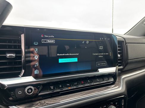 Used 2025 Chevrolet Silverado 2500 LTZ AWD/4WD image 22