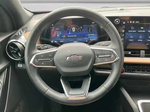 Used 2026 Chevrolet Equinox ACTIV w/ Convenience Package III AWD/4WD image 12