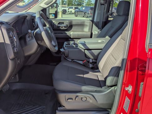 Used 2025 Chevrolet Silverado 2500 Custom w/ Custom Value Package AWD/4WD image 11