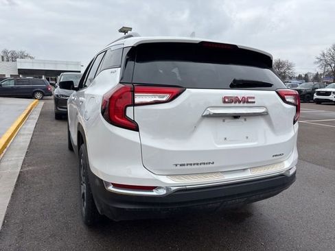 Used 2022 GMC Terrain SLT image 10