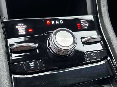 Used 2023 Jeep Grand Cherokee Overland w/ MOPAR Finishing Package AWD/4WD image 21