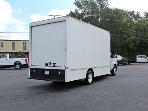 Used 2024 Ford E-450 and Econoline 450 Super Duty w/ Power Windows & Locks Group image 15