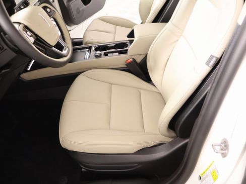 New 2026 Lincoln Corsair Premiere image 12