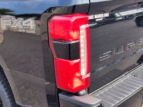 New 2026 Ford F250 Lariat w/ Black Appearance Package AWD/4WD image 9