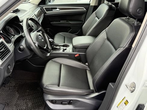 Used 2019 Volkswagen Atlas SE w/ Towing Package image 12