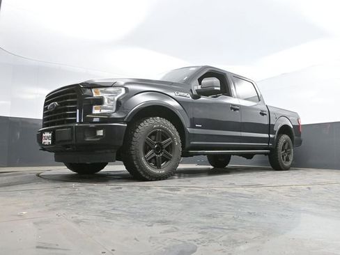 Used 2017 Ford F150 XLT w/ Equipment Group 302A Luxury AWD/4WD image 45