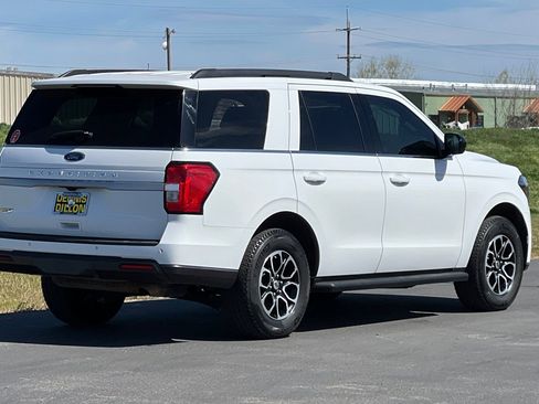 Used 2022 Ford Expedition XL AWD/4WD image 4