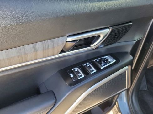 Used 2024 Kia Telluride EX w/ EX Captain's Chair Package image 13