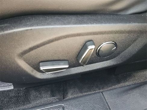 Used 2018 Ford Fusion SE w/ Equipment Group 602A image 17