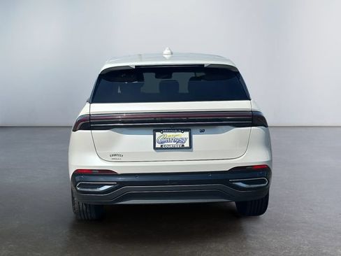 Used 2024 Lincoln Nautilus Premier AWD/4WD image 4