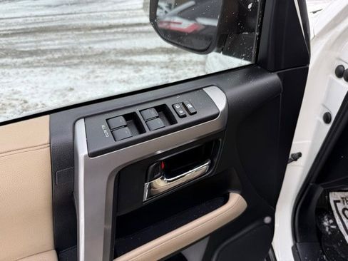 Used 2022 Toyota 4Runner SR5 Premium image 11