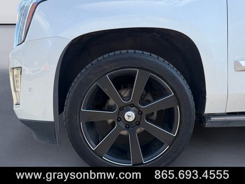 Used 2019 Cadillac Escalade ESV Platinum image 9