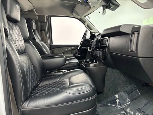 Used 2021 GMC Savana 2500 w/ Enhanced Convenience Package RWD image 24
