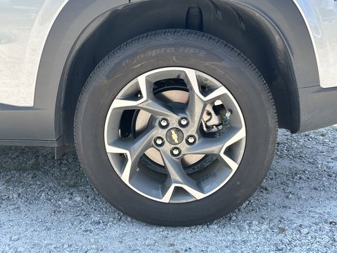 Used 2024 Chevrolet Trax LT image 19