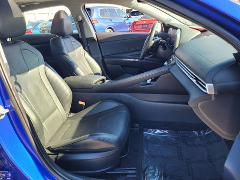 Used 2023 Hyundai Elantra Limited image 16